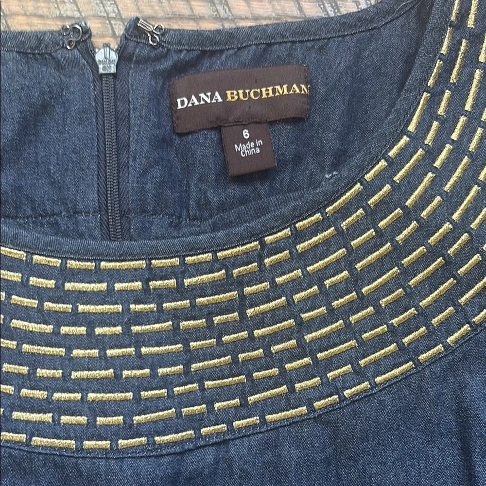 Elegant Blue Denim Dress with Embroidered Accents - Picture 2 of 3